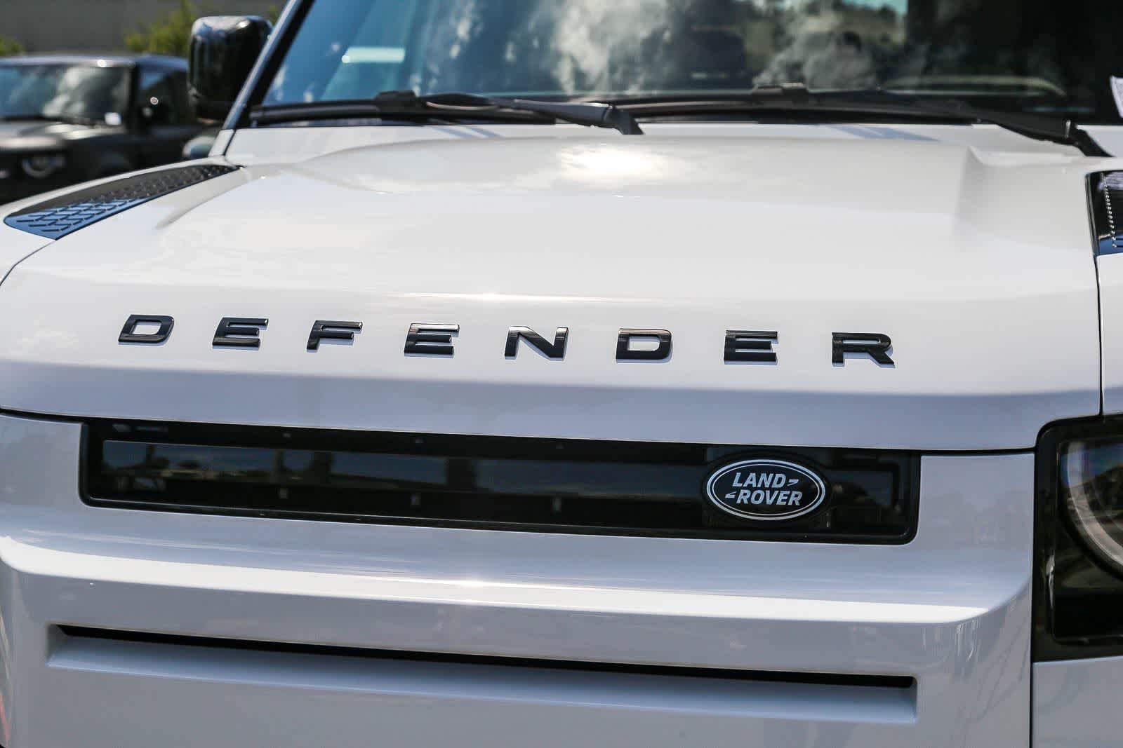 New 2026 Fuji White Land Rover X-Dynamic SE image 10