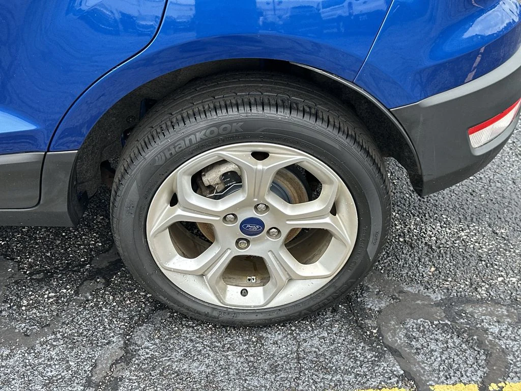 Used 2021 Blue Ford SE image 25
