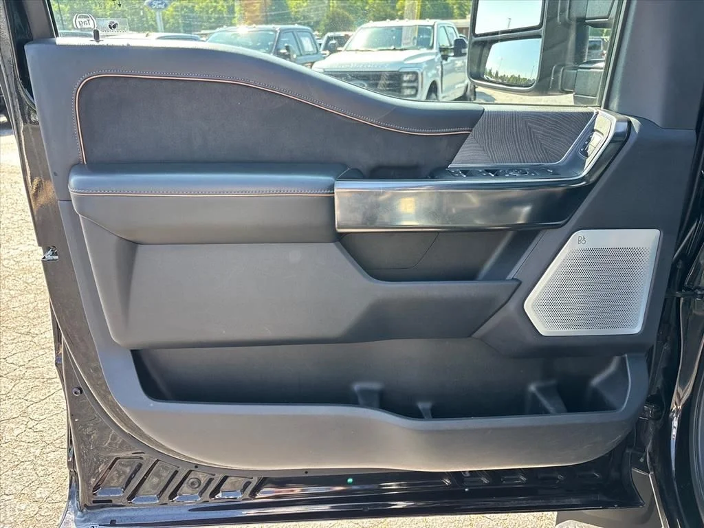 2023 Ford F-450 Super Duty Platinum - Photo 26