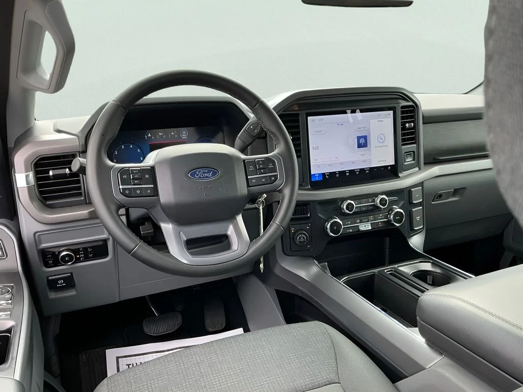 Used 2025 Gray Ford XLT image 19