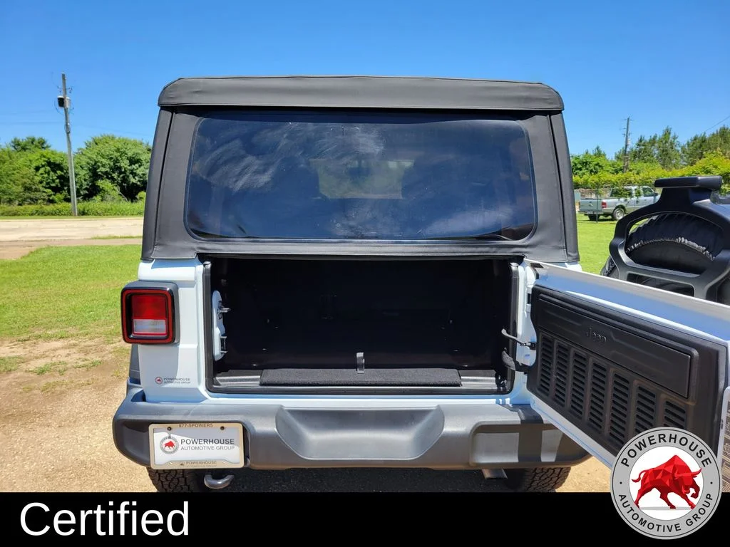 Used 2018 White Jeep Unlimited Sport image 13