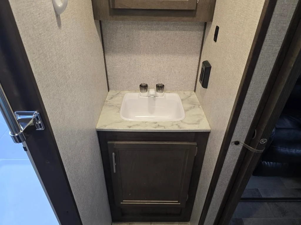 Used 2021 White Coleman  image 21