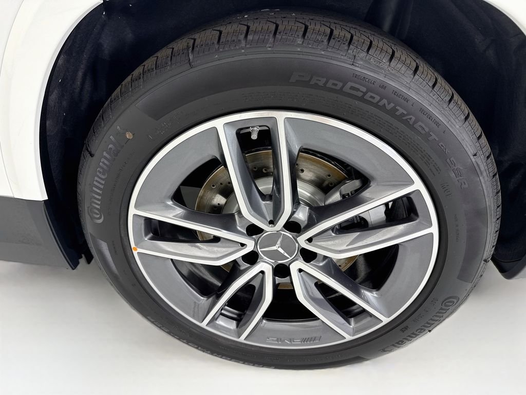 New 2026 Polar White Mercedes-Benz GLA 35 AMG® image 30