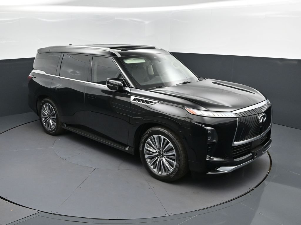 Certified Used 2025 Black INFINITI LUXE image 39