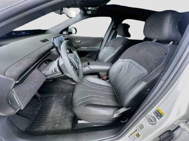 New 2027 White BMW 50 xDrive image 15