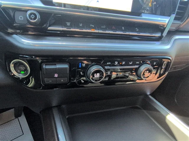 Used 2025 Black Chevrolet High Country image 35