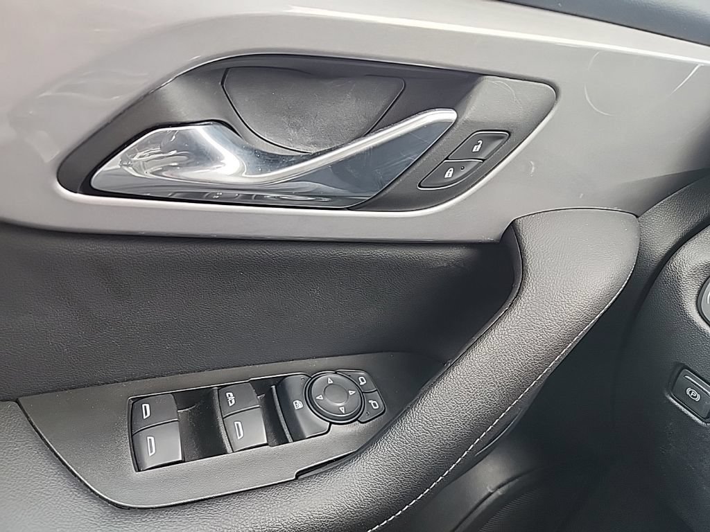 Used 2025 Sterling Gray Metallic Chevrolet 2LT image 18