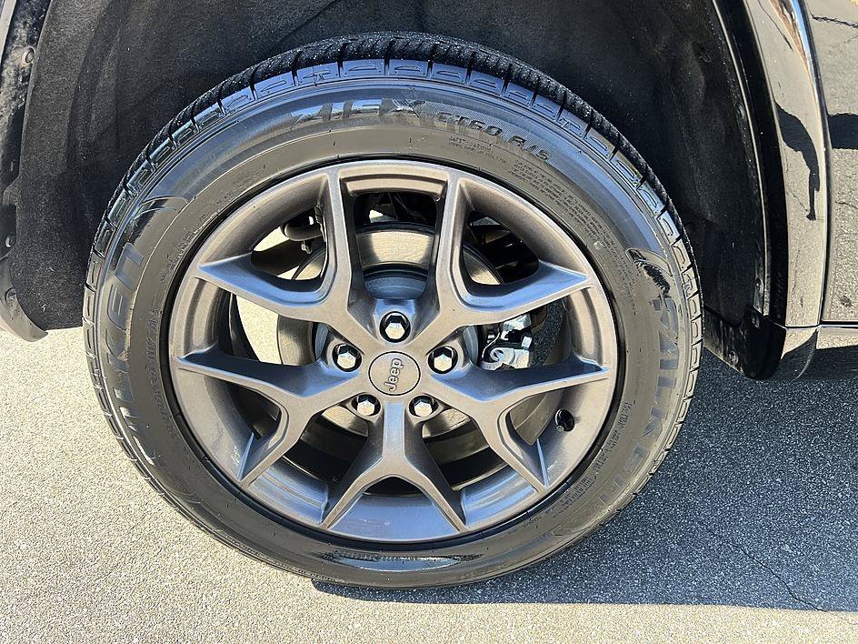 Used 2021 Diamond Black Crystal Pearlcoat Jeep 80th Anniversary image 11