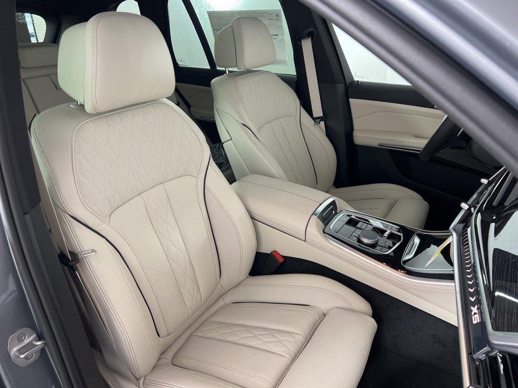 New 2026 Skyscraper Grey Metallic BMW xDrive40i image 14