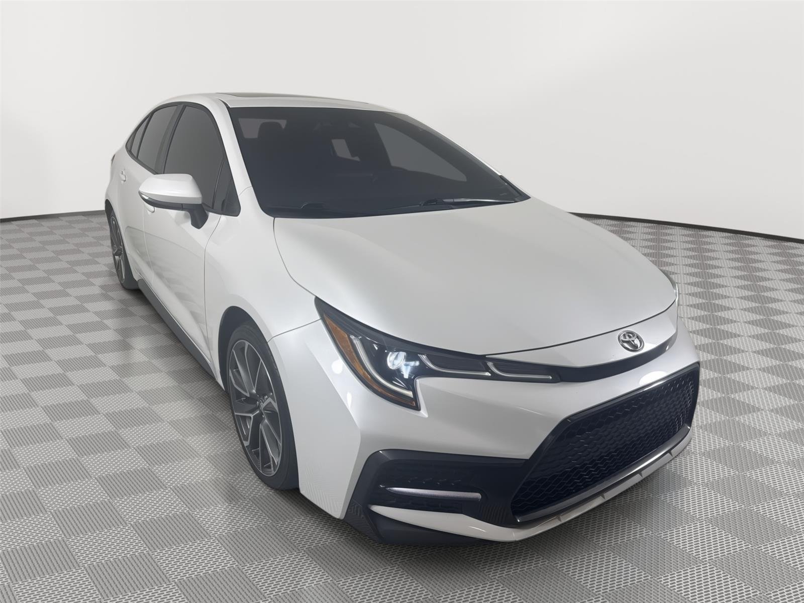 Certified Used 2022 Wind Chill Pearl Toyota SE image 1