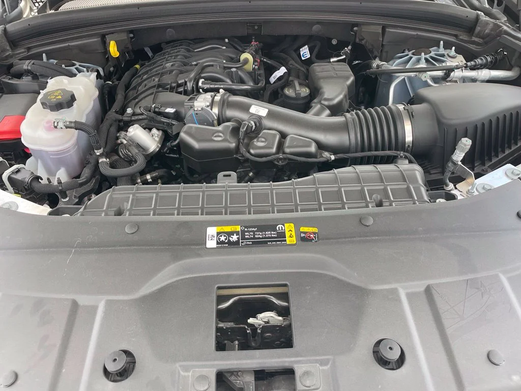 Used 2025 White Jeep Limited image 30