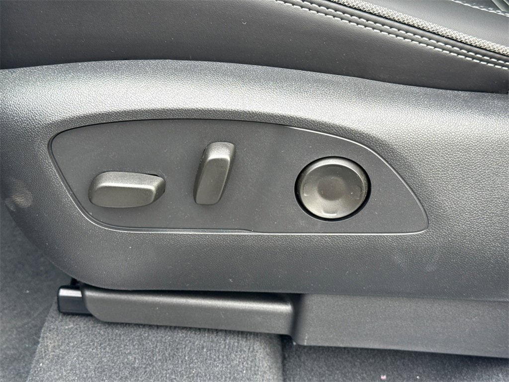 2025 GMC SIERRA - Image 16