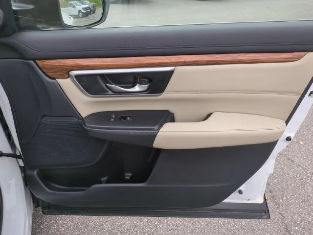 Used 2022  Honda EX-L image 32