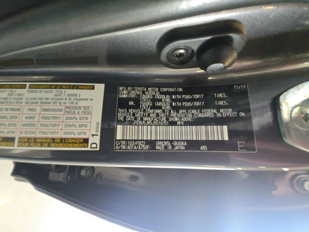 Used 2018 Gray Toyota SR5 image 25