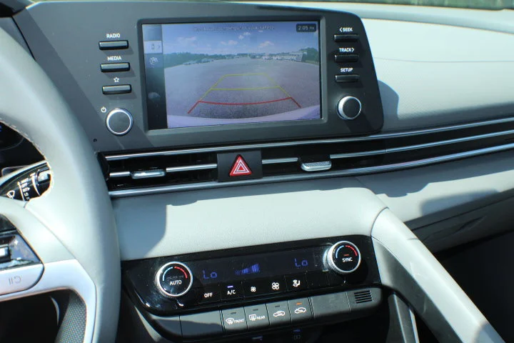 Used 2026 White Hyundai SEL Sport image 11