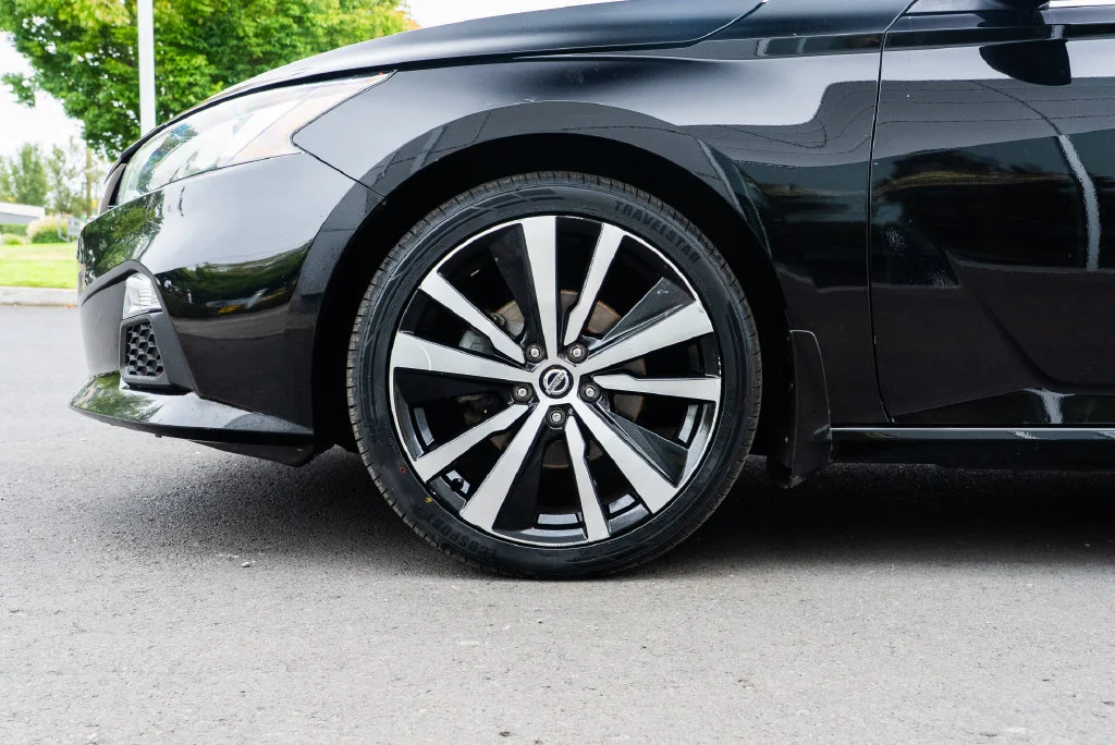 Used 2020 Black Nissan 2.5 SR image 7