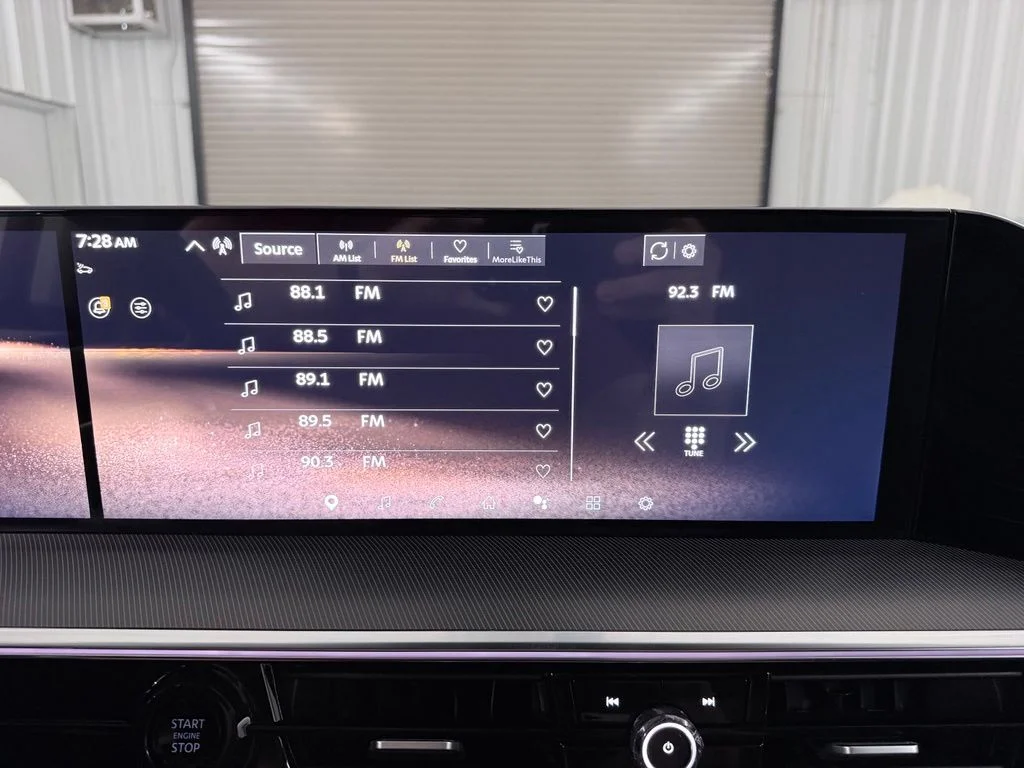 New 2027 RADIANT WHITE INFINITI Luxe 4WD image 26