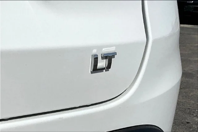 New 2026 Summit White Chevrolet LT image 9