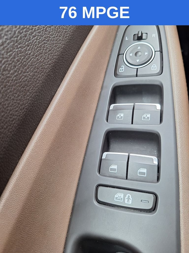 Certified Used 2023 Black Hyundai SEL Convenience image 20