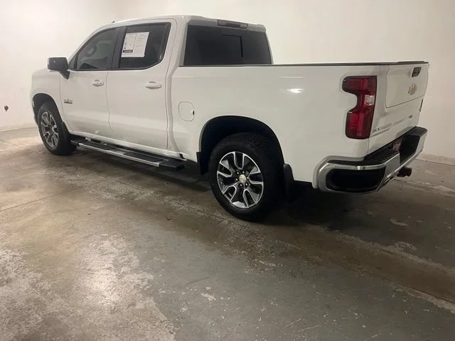 Used 2026 Summit White Chevrolet LT image 6