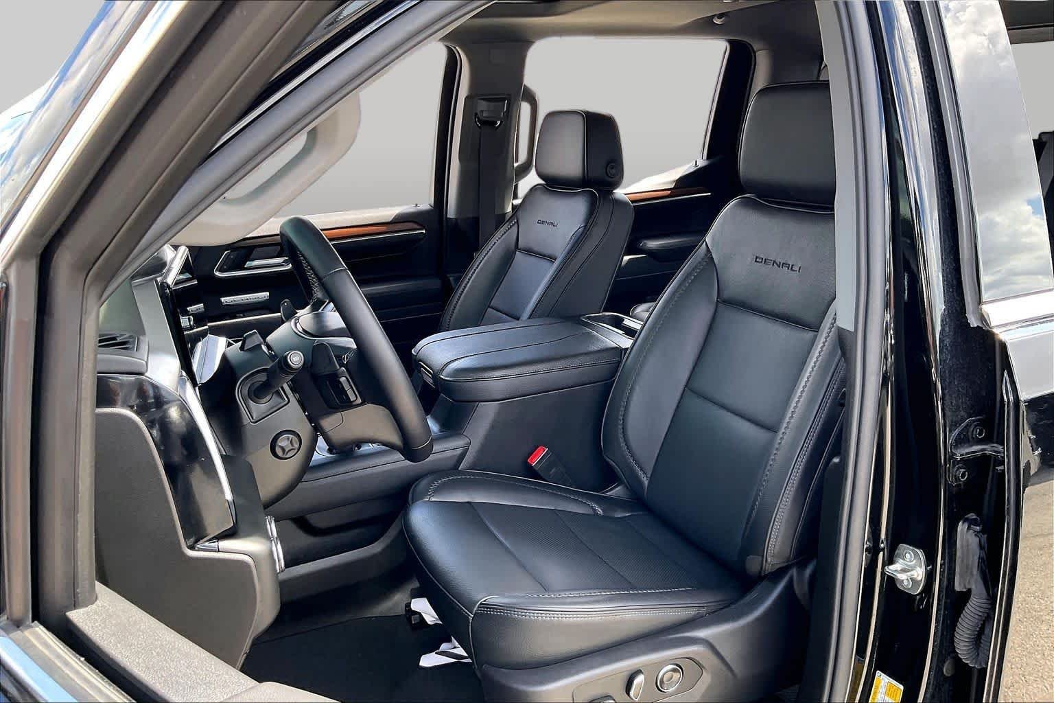 Used 2026 Onyx Black GMC Denali image 8