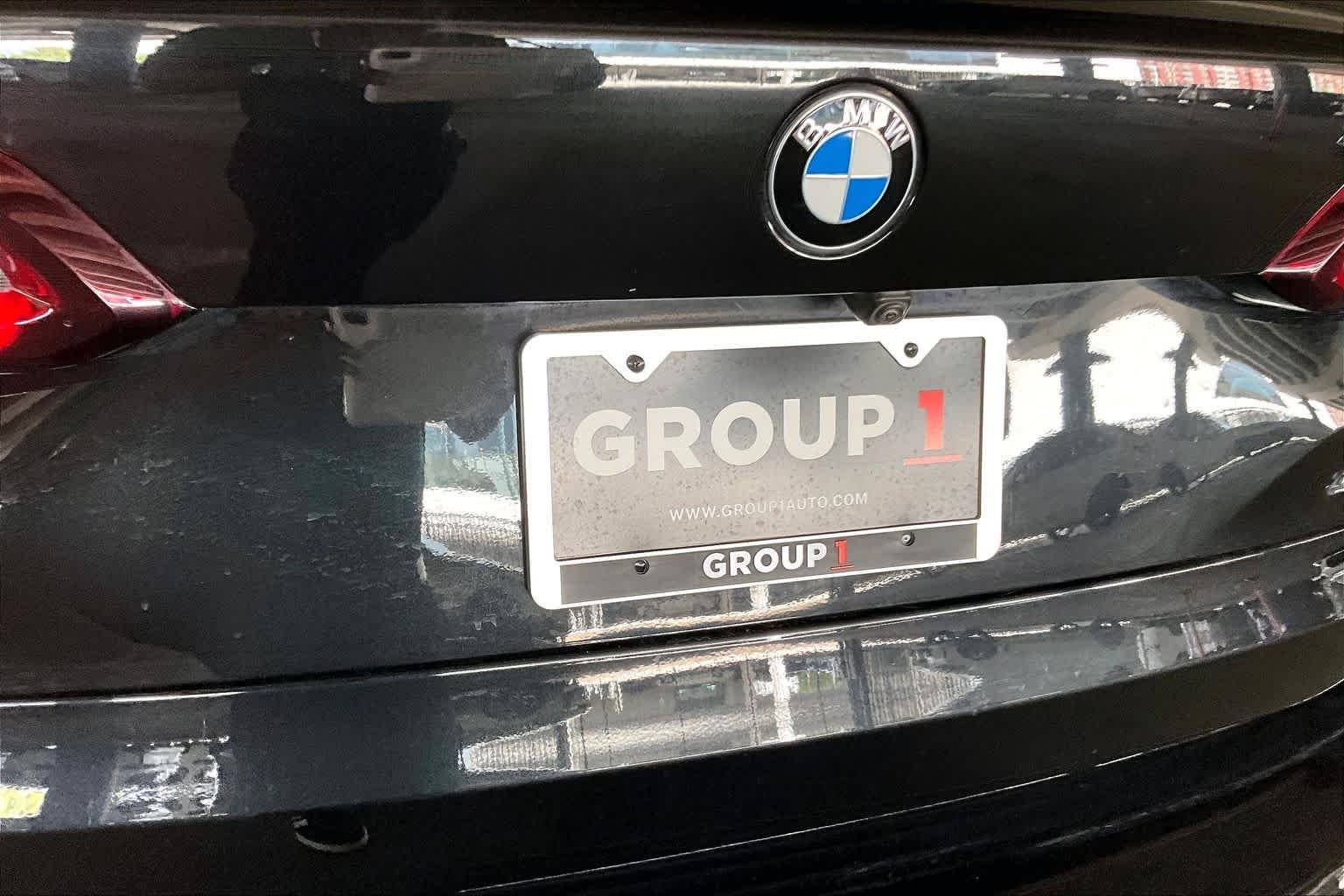 Used 2021 Black Sapphire Metallic BMW sDrive40i image 9