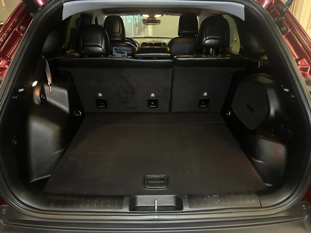 Used 2019 Velvet Red Pearlcoat Jeep Limited 4x4 image 19