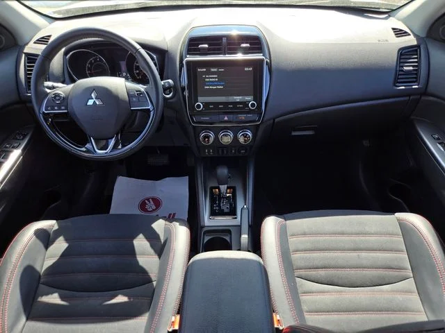 Used 2025 Silver Mitsubishi 2.0 SE image 14