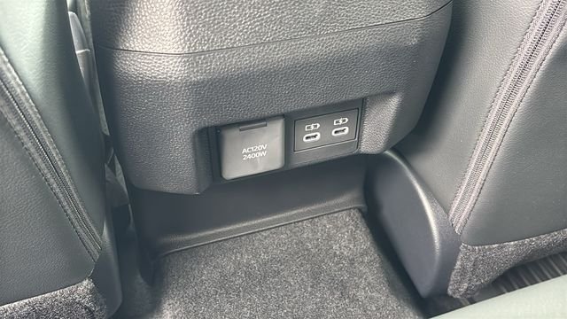 2025 Toyota Tacoma Limited - Photo 10