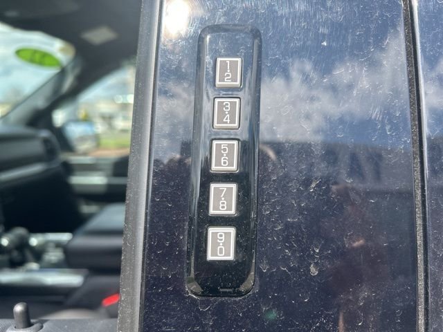 Used 2022 Blue Ford XLT image 18