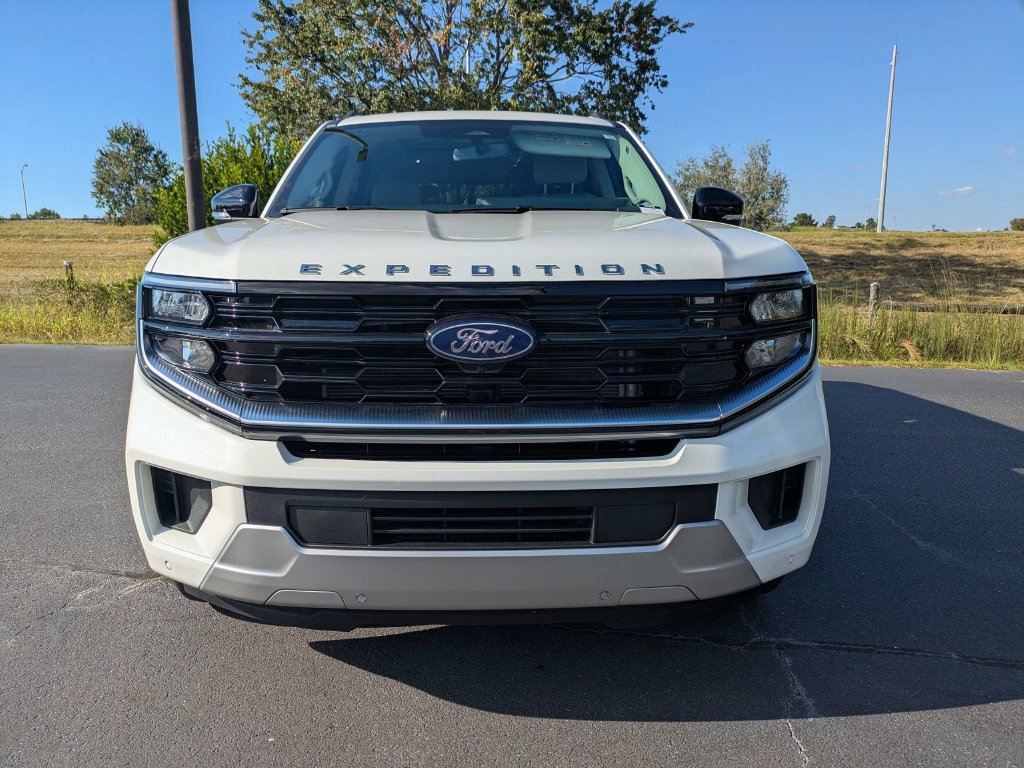New 2026 White Ford Platinum image 10