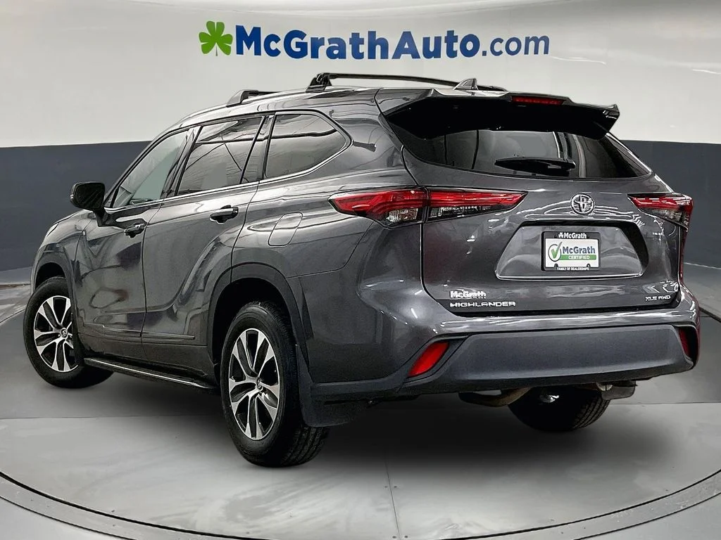 Used 2022 Gray Toyota XLE image 3
