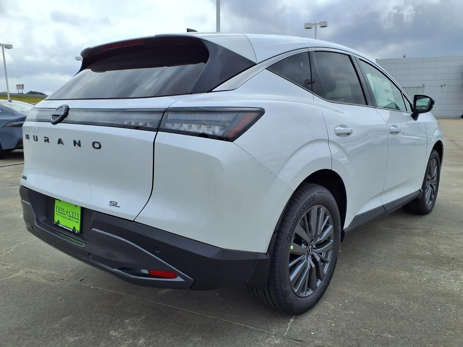New 2026 White Nissan SL image 3