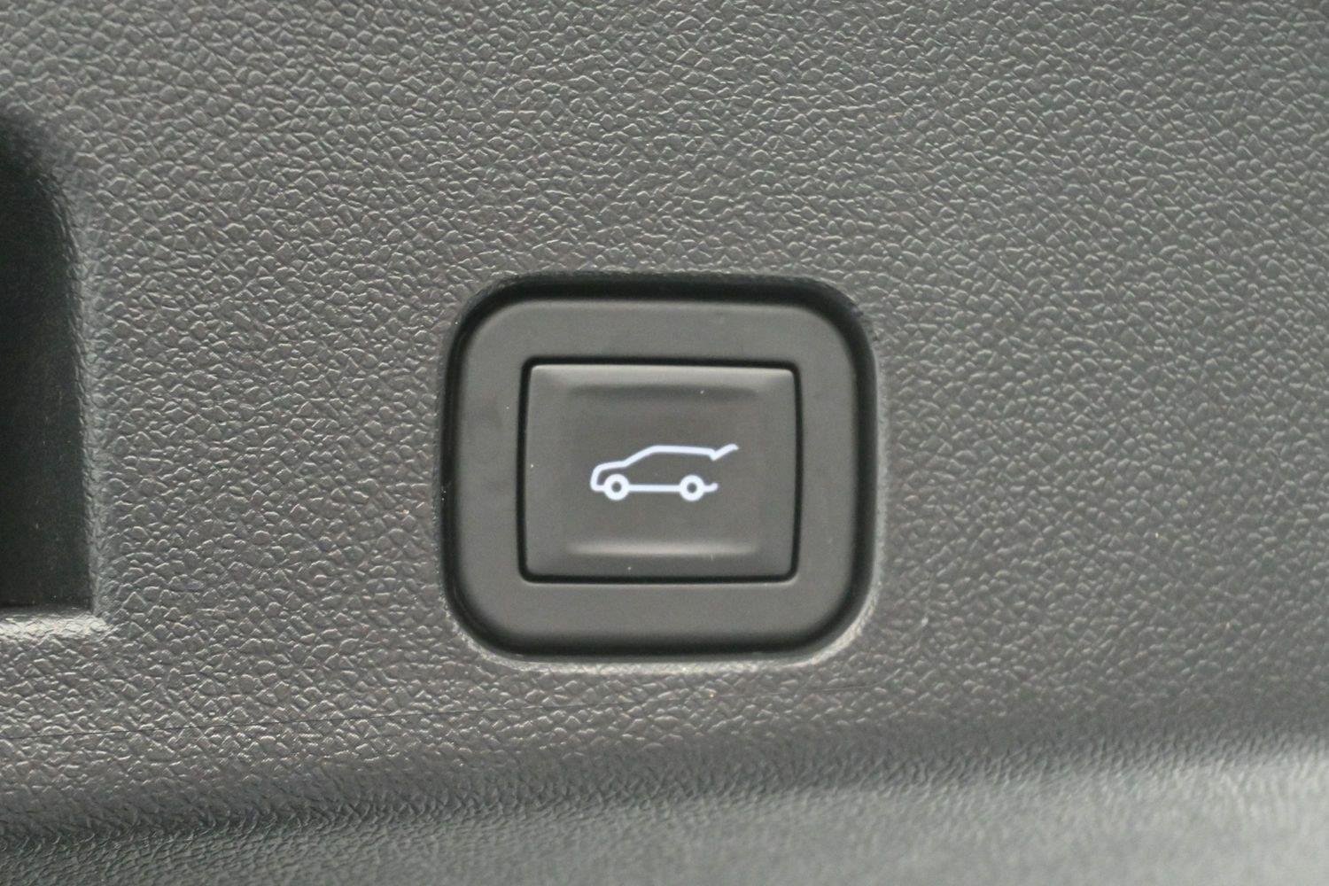 Used 2026 Summit White GMC Elevation image 10