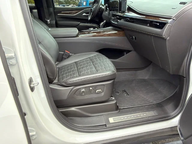 Used 2024 Crystal White Tricoat Cadillac Sport Platinum image 13