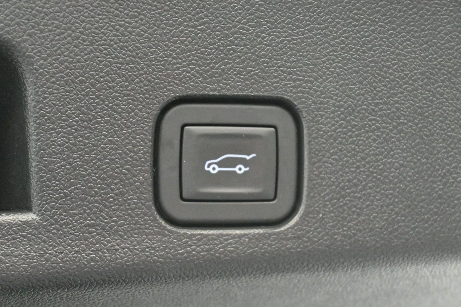 Used 2026 Summit White GMC Elevation image 10