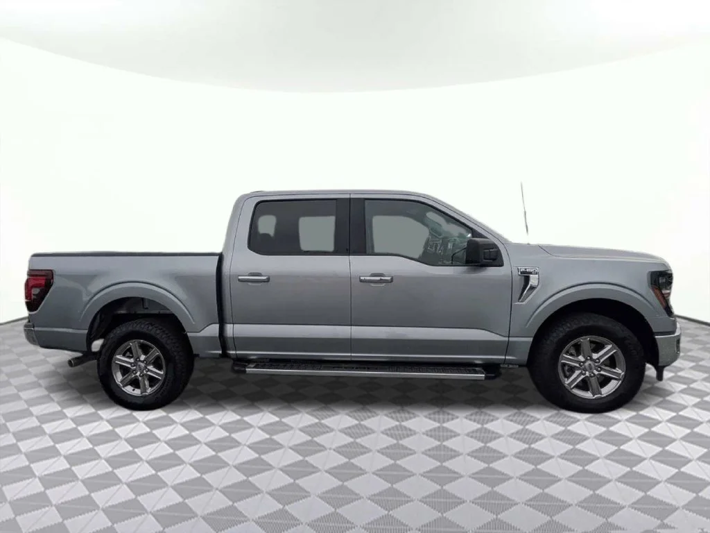 Certified Used 2025 Silver Metallic Ford XLT image 2