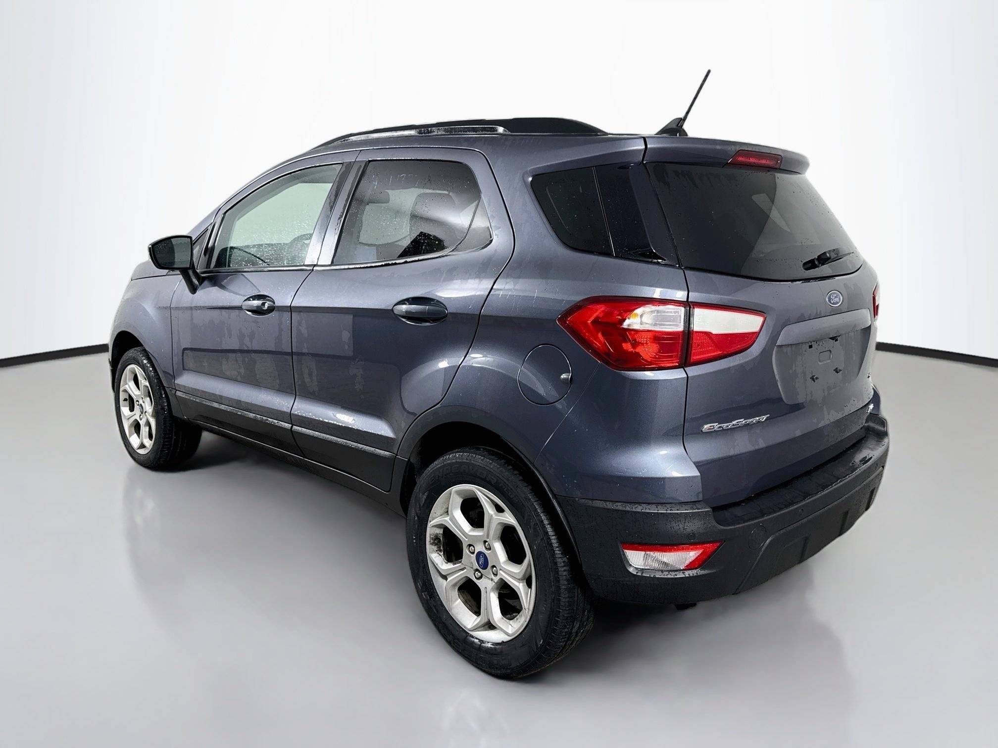 Used 2022 Smoke Metallic Ford SE image 10