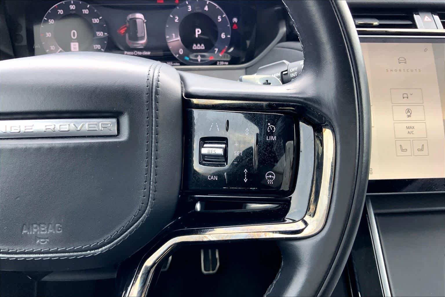 Used 2025 Fuji White Land Rover Dynamic SE image 23