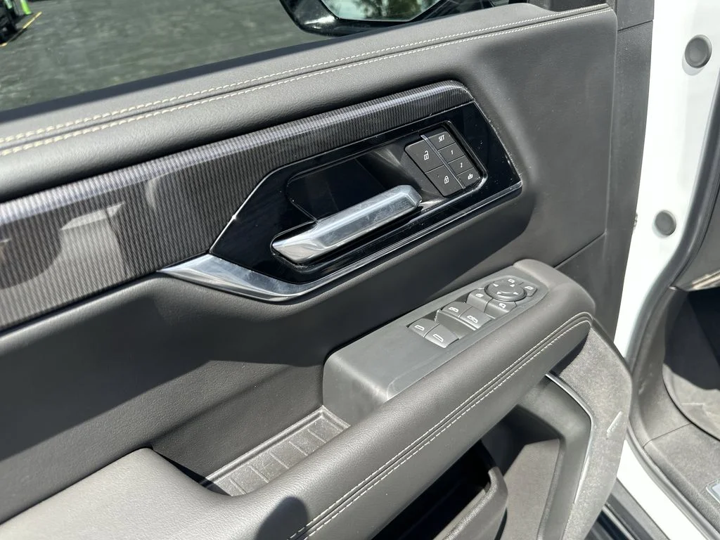 Used 2026 White GMC Elevation image 19