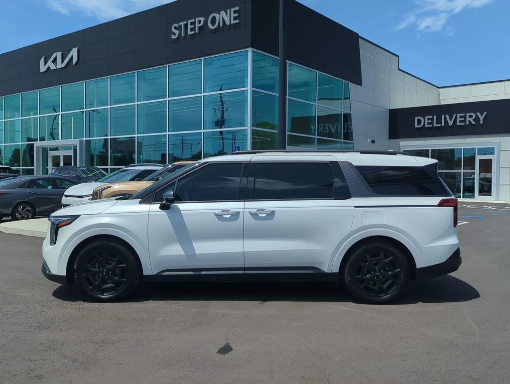 Used 2025 White Kia SX Prestige image 4