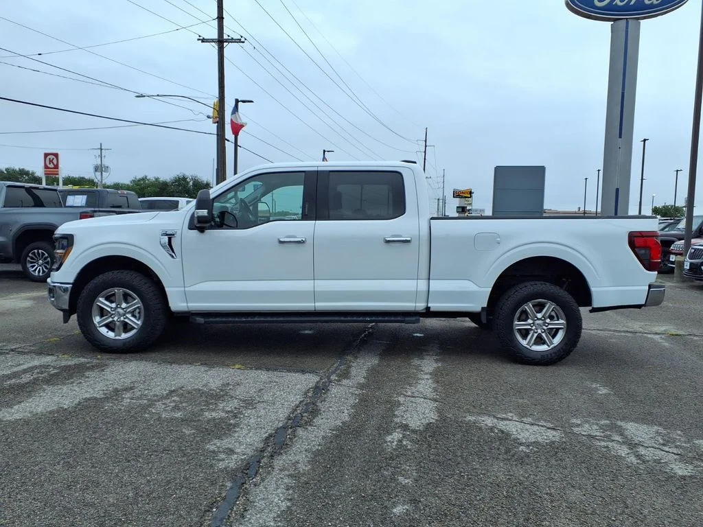 Used 2024 White Ford XLT image 17