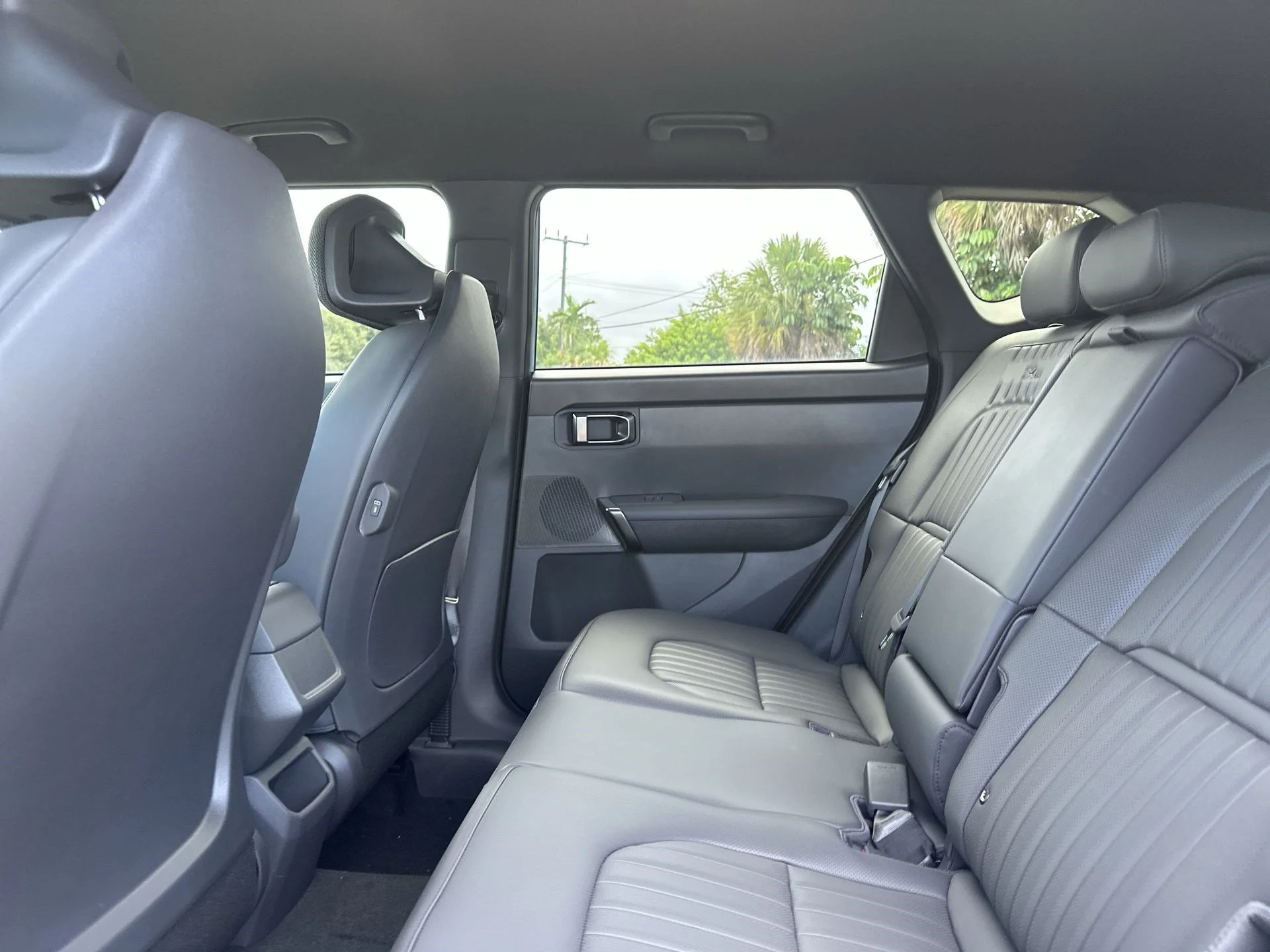 New 2027 Terrain Brown / Black Roof Kia X-Line S image 22