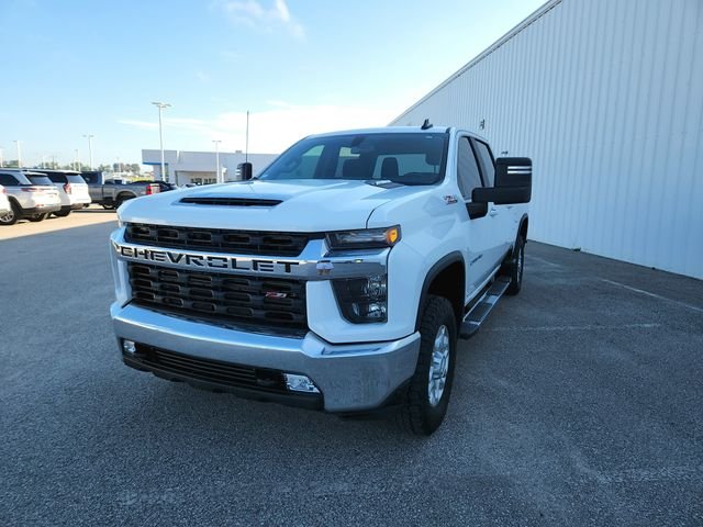 Used 2023 White Chevrolet LT image 5