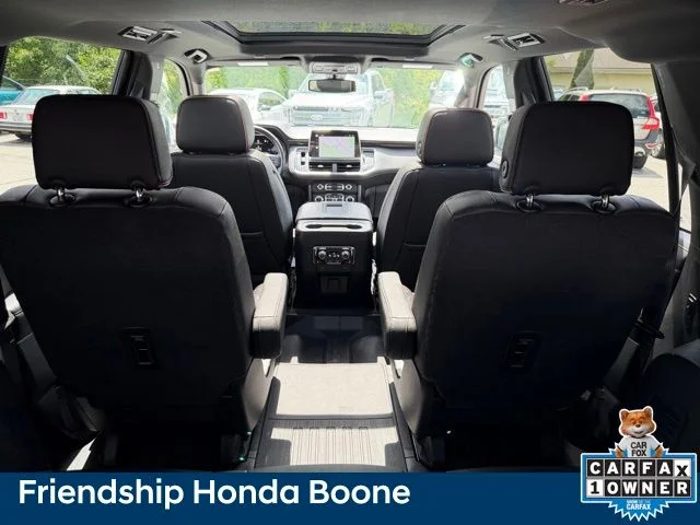 Used 2022 White GMC AT4 image 44