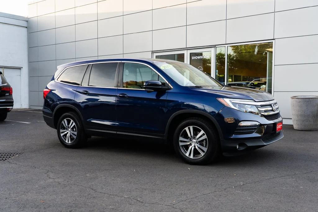 Used 2017 Blue Honda EX-L image 29
