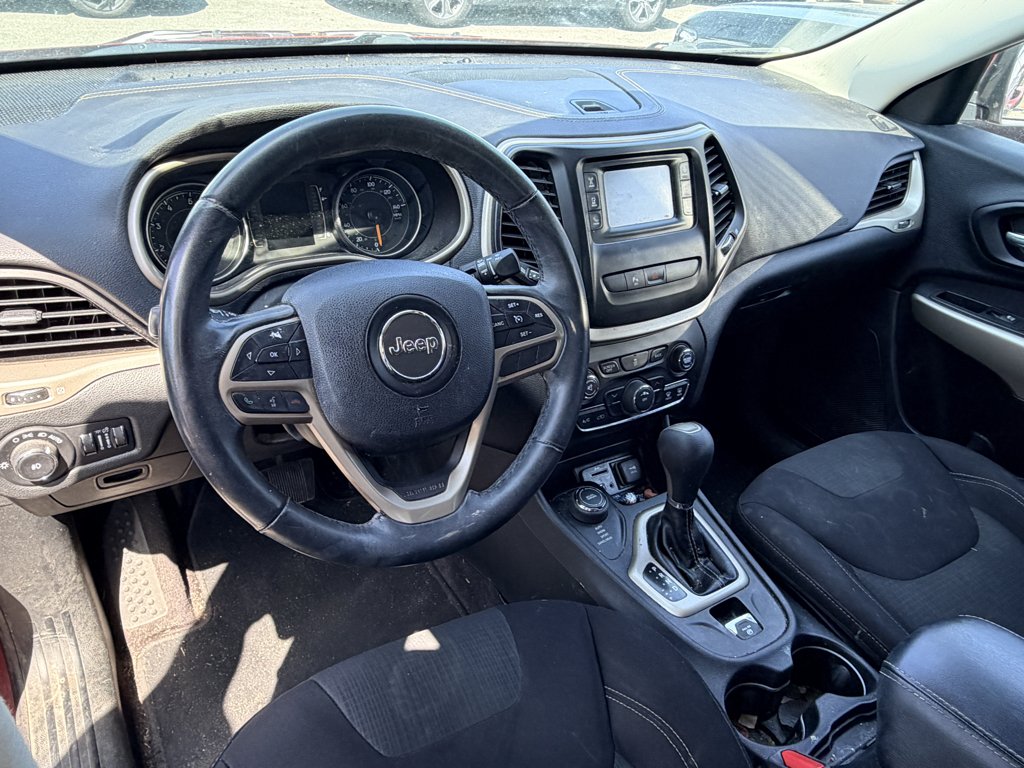 Used 2017 Deep Cherry Red Crystal Pearlcoat Jeep Latitude image 19