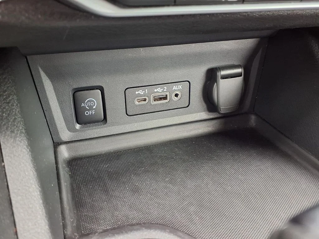 Used 2024 Gray Nissan SV image 9