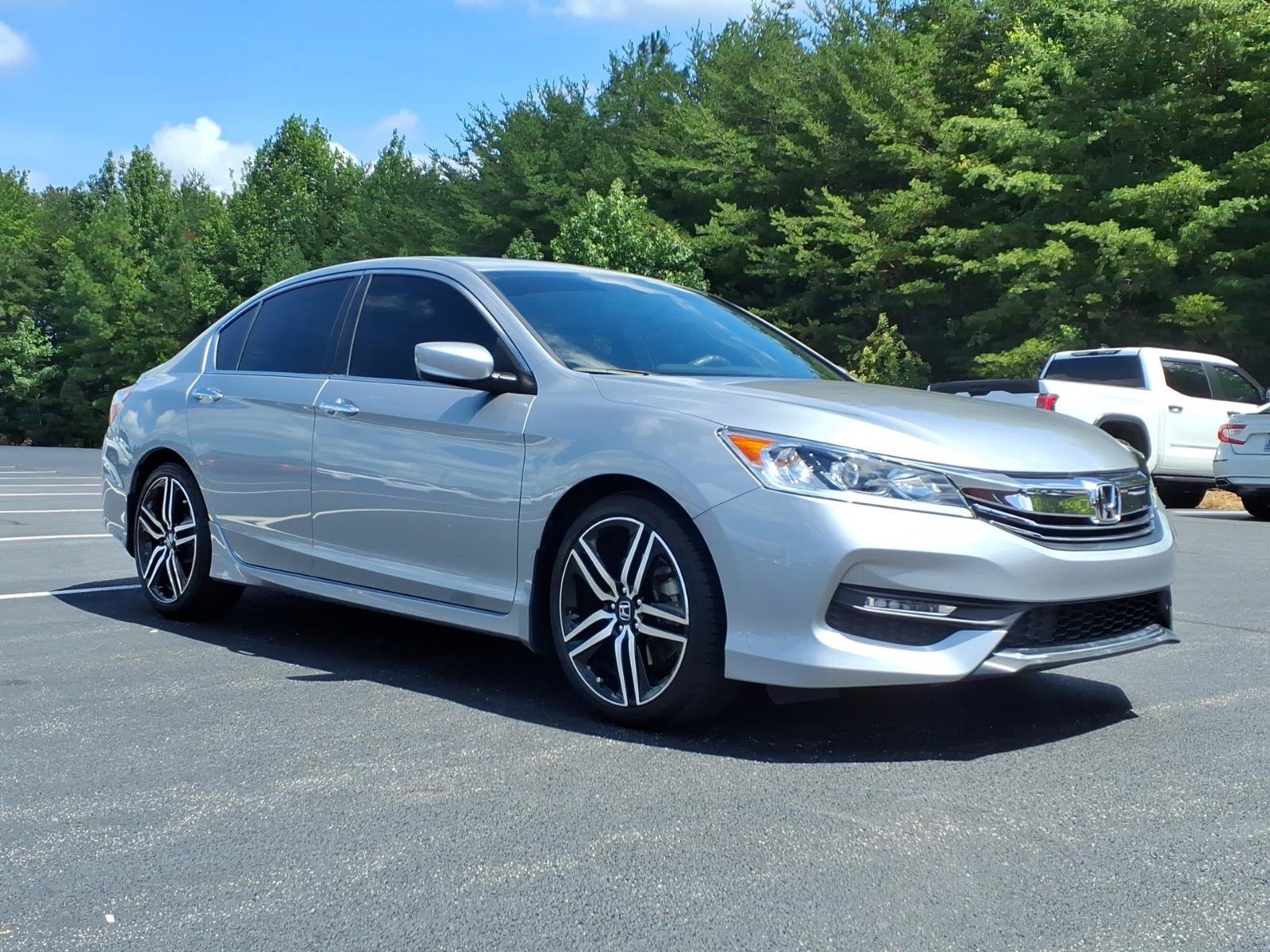 Used 2017 Lunar Silver Metallic Honda Sport image 8