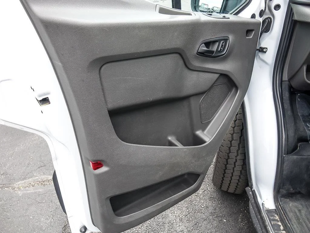 Used 2024 Oxford White Ford Base image 23